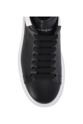 Sneaker Oversize da Uomo in Nero/bianco Alexander McQueen | 553680WHGP51070